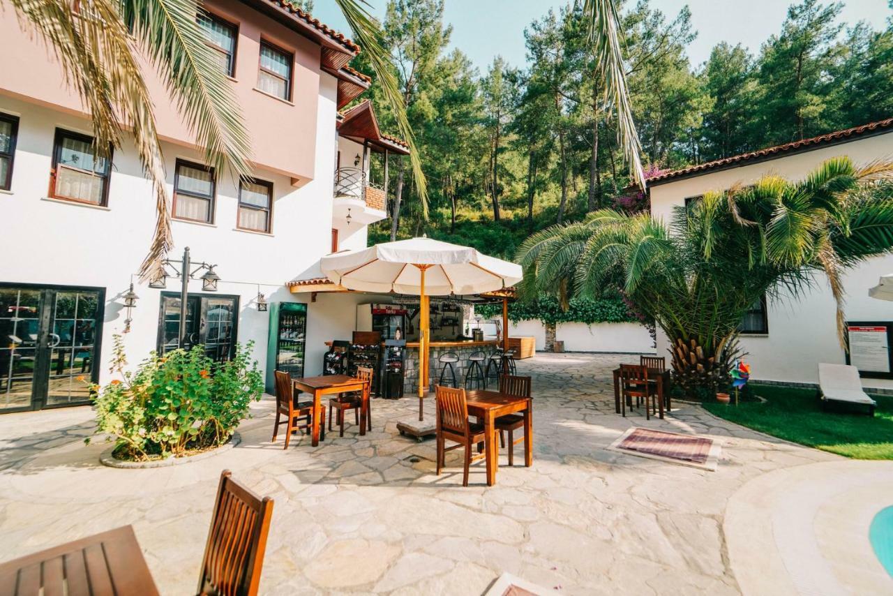 Hotel Forest Gate Гьоджек Екстер'єр фото