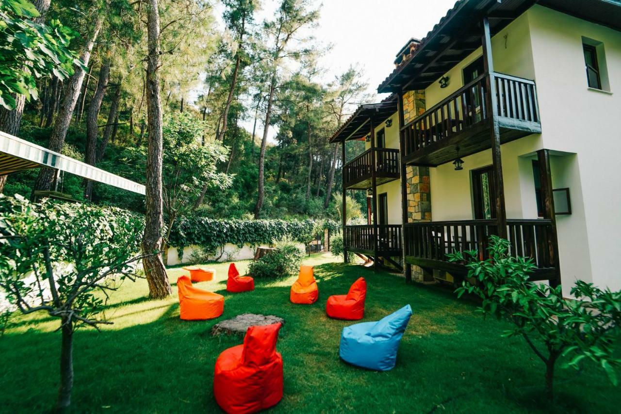 Hotel Forest Gate Гьоджек Екстер'єр фото